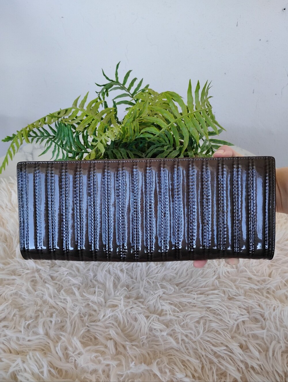 Sondra Roberts Long Glossy Olive Green Patent Accordion Clutch Wallet